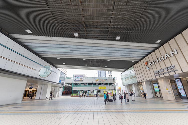 JR・京阪線ロータリーからスタートします